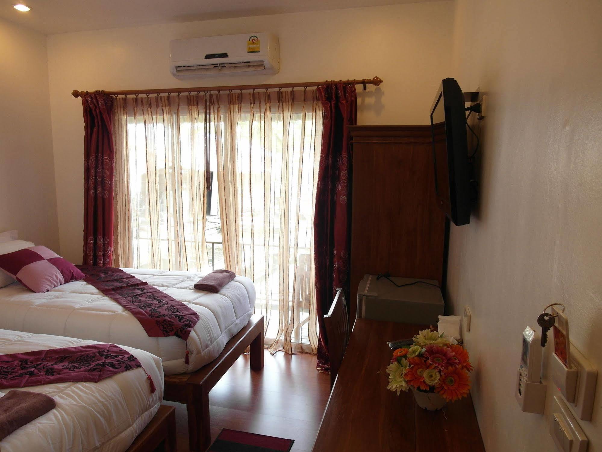 Tara Raft Hotel Канчанабури Екстериор снимка